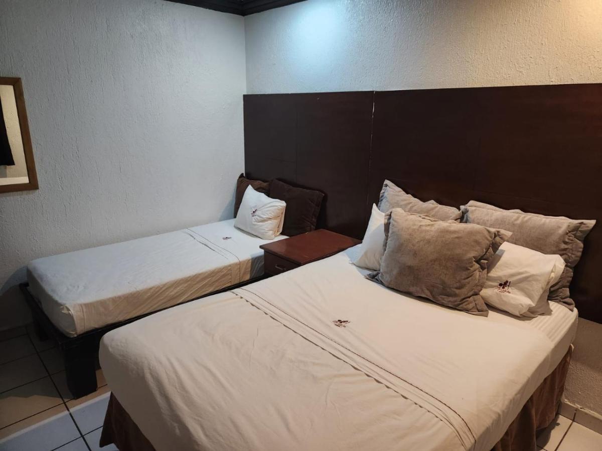 Hotel Don Quijote Mexicali Extérieur photo