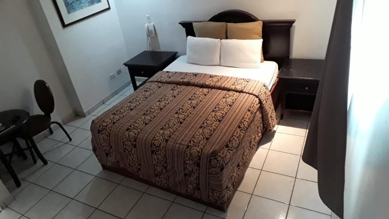 Hotel Don Quijote Mexicali Extérieur photo